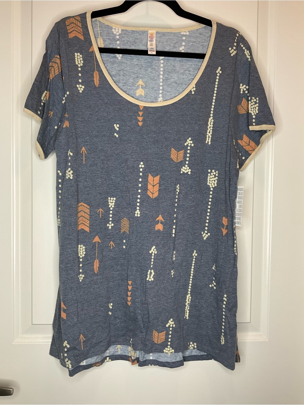 LuLaRoe Classic Slate Blue Scoop Neck Tee with Cream Trim and Orange Arrows XL